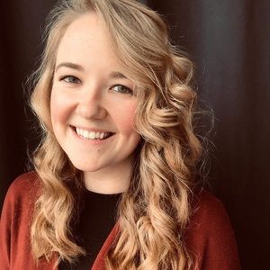 Meet your Posher, Becca